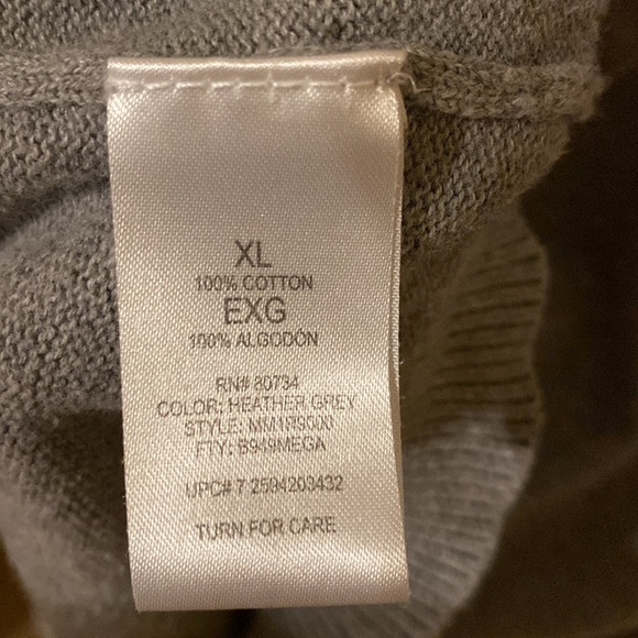 Miley Cyrus and Max Azria Vest - Picture 4 of 5